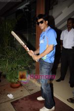 Shahrukh Khan at SRK_s cricket screening in Mannat on 30th March 2011 (10).JPG